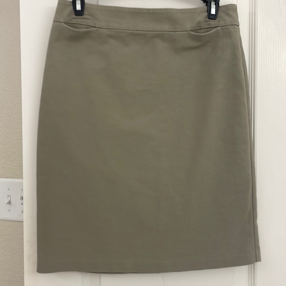 New York & Co Khaki skirt